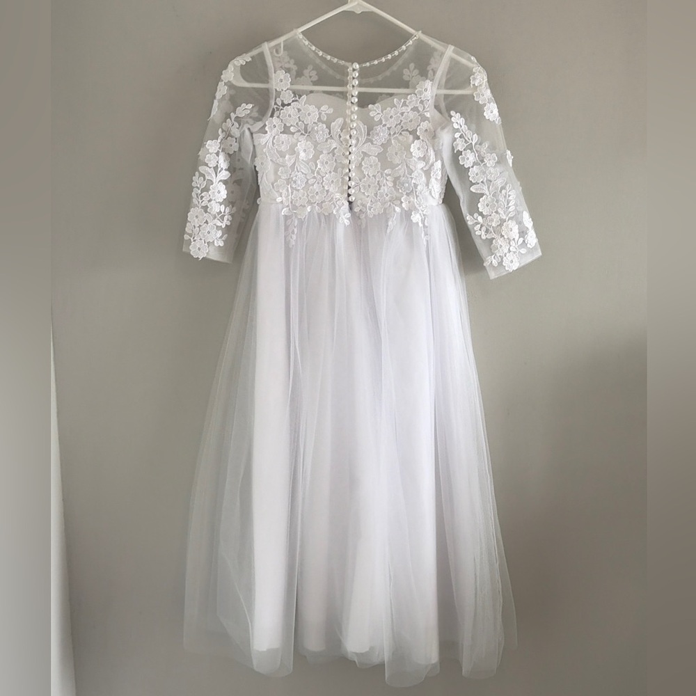 White Lace Girls First Communion Flower Girl Dress. - Picture 3 of 16